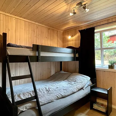 8 Person In Tatil Evi Sveio